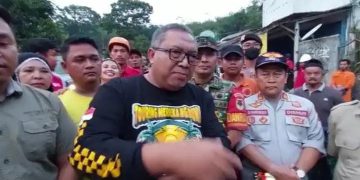 Pergantian Tahun, Bupati Sukabumi Tinjau Korban Pergerakan Tanah Pasir Suren
