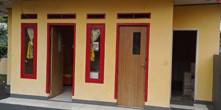 Kades Cikujang Heni Mulyani, Perpustakaan Desa Tempat Menuju Jendela Dunia