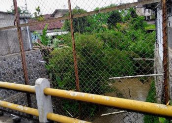 Diduga Tabrak GSS, Kades Cibentang Akui Bangunan di Bibir Sungai Cijeruk Belum Miliki Izin