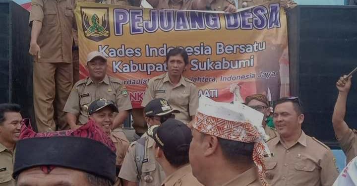 Tuntut Masa Jabatan 9 Tahun, Ribuan Kades se-Indonesia Datangi Gedung DPR