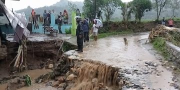 Hujan Deras Sungai Cigadog Warungkiara Meluap Hebat