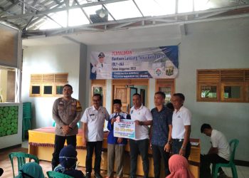 52 KPM di Desa Damarraja Sumringah Terima BLT DD Tahap II