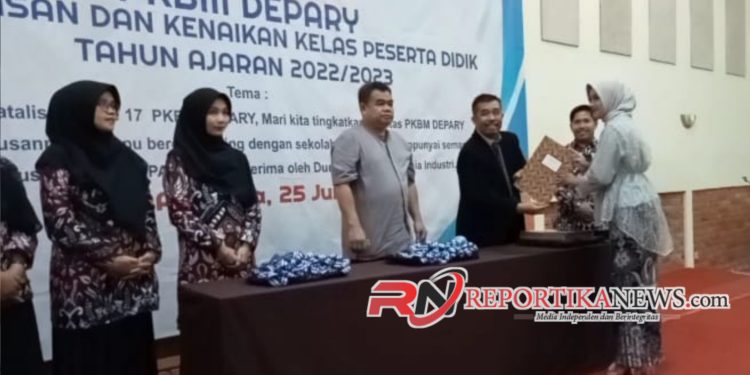 Kepala Dinas Pendidikan Kabupaten Sukabumi Hadiri Acara Dies Natalis Ke-17 PKBM Depary