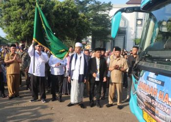 Jamaah Haji Kloter 52 Dilepas Bupati Sukabumi