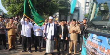 Jamaah Haji Kloter 52 Dilepas Bupati Sukabumi