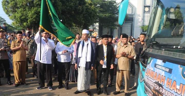 Jamaah Haji Kloter 52 Dilepas Bupati Sukabumi