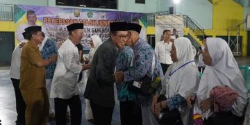 Jemaah Calon Haji Kloter 70 Kab. Sukabumi di Lepas Sekda Ade Suryaman