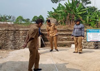 Camat Warungkiara Monitoring Pelaksanaan Program ADD di Dua Desa