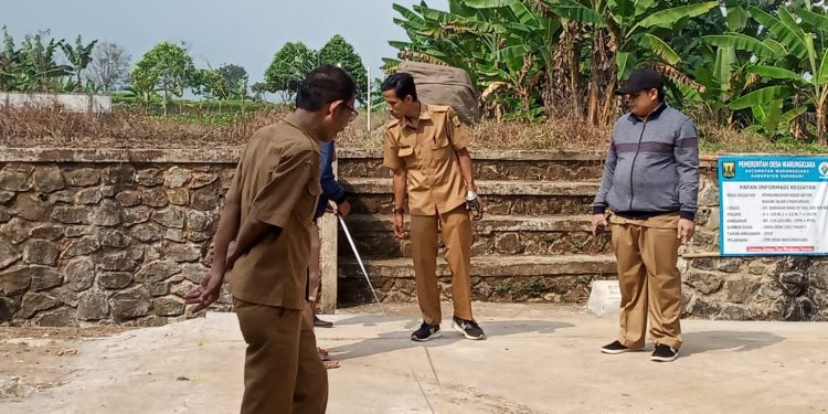 Camat Warungkiara Monitoring Pelaksanaan Program ADD di Dua Desa