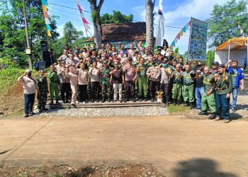 Polres Sukabumi Monitoring Lomba Satkamling di Kecamatan Warungkiara