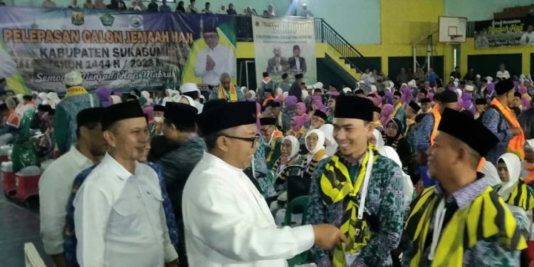 440 Jemaah Haji Kloter 68 di Lepas, Ini Pesan Bupati Sukabumi