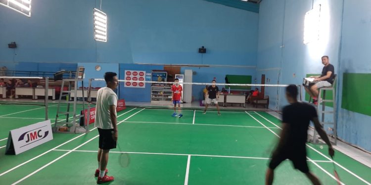 Pasangan Ganda Turnamen Bulu Tangkis POR HBA Ke- 63 Kejari Kabupaten Sukabumi, Sanditya Dan Risky Raih Juara Satu