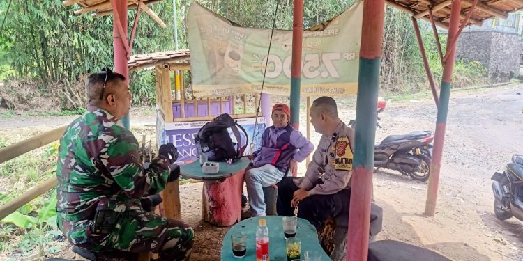 Polsek Lembursitu Laksanakan Giat Sinergitas TNI POLRI Sambang Warga dan Patroli Kontrol Wilayah