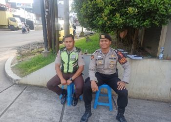 Anggota Unit Samapta Polsek Lembursitu Sambang dan Dialogis Dengan Security
