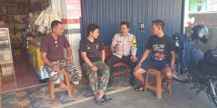 Jaga Kamtibmas, Bhabinkamtibmas Polsek Lembursitu Sambangi Warganya