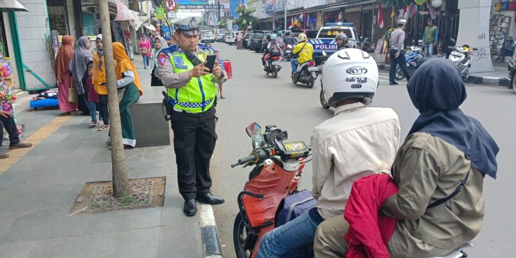 Hari Ketiga Ops Patuh Lodaya, 333 Pelanggar Lalulintas di Kota Sukabumi Tertangkap Kamera ETLE Mobile