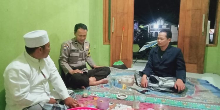 Sambang, Cara Bhabinkamtibmas Pererat Tali Silaturahmi Dengan Tokoh Agama
