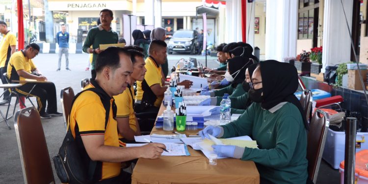 Cek Kondisi Fisik dan Psikis, Ratusan Personel Polres Sukabumi Kota Jalani Rikkesla