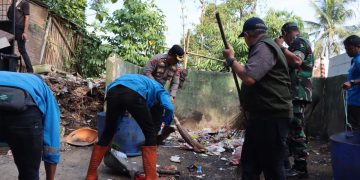 Peduli Lingkungan, Ratusan Personel Gabungan di Kota Sukabumi Lakukan Aksi Bersih-bersih