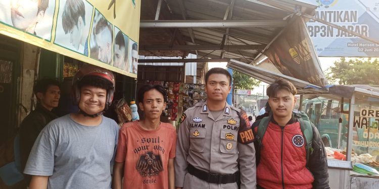 Personil Polsek Lembursitu Laksanakan Patroli Dialogis di Siang Hari Guna Antisipasi Gukamtibmas