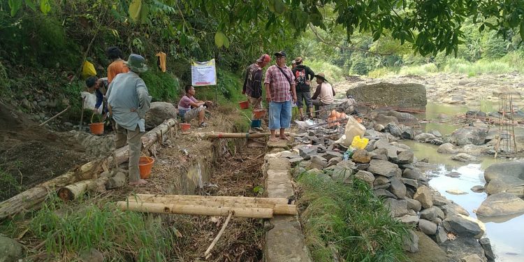 Pemdes Hegarmanah Bangun Irigasi Tersier, Untuk Prioritaskan Sektor Pertanian