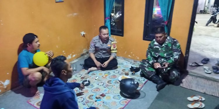TNI POLRI Jalin Sinergitas, Lakukan Sambang Kepada Warga