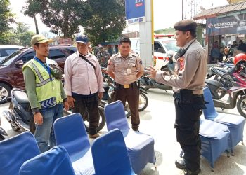 Sambang Ke Obyek Vital, Unit Samapta Polsek Lembursitu Patroli Dialogis dengan Satpam Bank