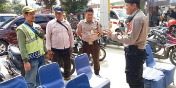 Sambang Ke Obyek Vital, Unit Samapta Polsek Lembursitu Patroli Dialogis dengan Satpam Bank