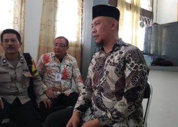 Bhabinkamtibmas Sambang Kepala Sekolah dan Para Guru SMPN 13 Kota Sukabumi