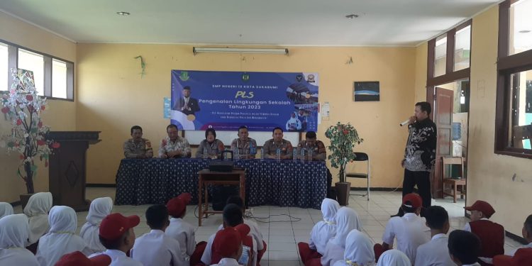 Personel Polsek Lembursitu Laksanakan Pengisian Materi Tentang Kenakalan Remaja dan Tertib Berlalu Lintas