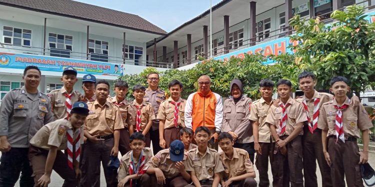Antisipasi Tawuran Antar Pelajar Kapolsek Lembursitu Sambang Ke SMK Bina Tehnik Ibadurrahman dan Madrasah Tsanawiyah YLPI Tegalega