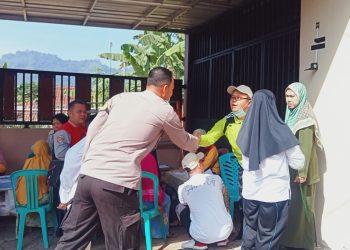 Bhabinkamtibmas Polsek Lembursitu Monitoring Pelayanan Kesehatan