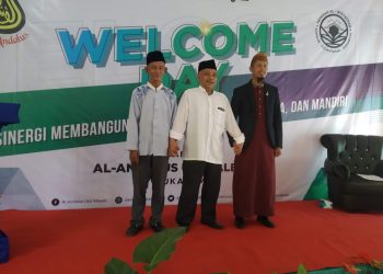 Baznas Kabupaten Sukabumi Berikan Beasiswa Kepada Siswa Berprestasi