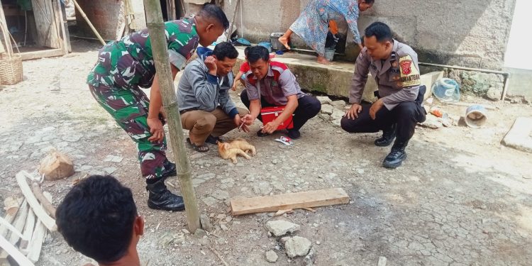 Sinergitas TNI Polri Babinkamtibmas Polsek Lembursitu dan Babinsa Selalu Menjaga Kamtibmas