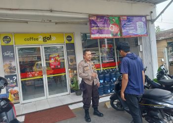 Bhabinkamtibmas Kelurahan Situmekar Polsek Lembursitu Aktif Lakukan Sambang Dan Dialogis Kamtibmas Warga Masyarakat