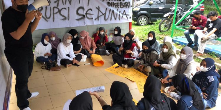 Buntut Polemik OTT Kabasarnas, BEM FH Beri Dukungan Moril Untuk KPK