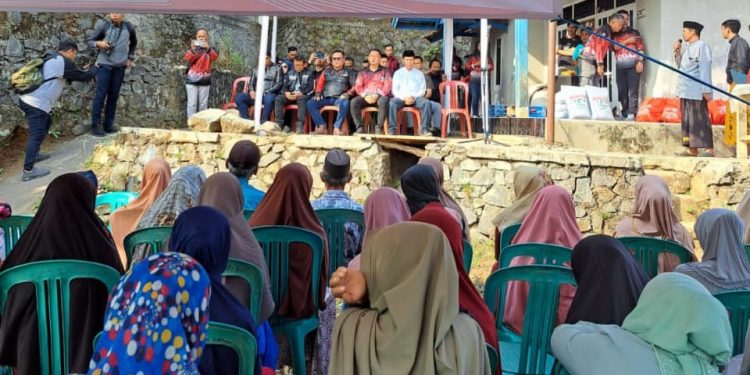 Peringati HUT Kementerian Hukum dan HAM ke-78, UPT Pemasyarakatan Suci Raya Salurkan Ratusan Paket Sembako Kepada Warga Pelabuhan Ratu