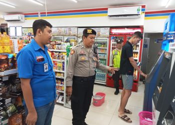 Anggota Polsek Lembursitu Lakukan Patroli Cek Mesin ATM Cegah Gangguan Kamtibmas