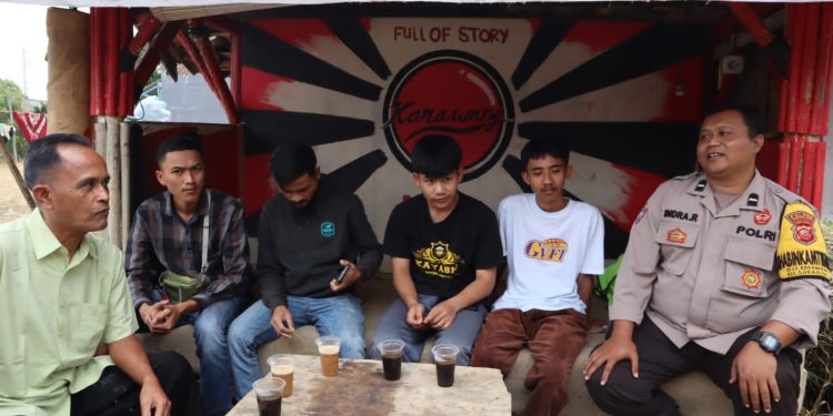 Polisi di Sukabumi Sebar Stiker Ajakan Jaga Kamtibmas
