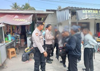 Patroli Dialogis dan Pemantauan Pasca Bubaran Sekolah Antisipasi Tawuran Antar Pelajar di Wilayah Polsek Lembursitu