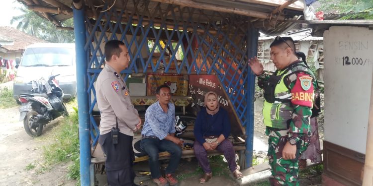 Bentuk Sinergitas TNI – Polri, Bhabinkamtibmas Bersama Babinsa Melaksanakan Sambang Warga Binaan