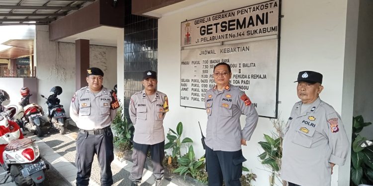 Kapolsek Lembursitu Rutin Pimpin Pengamanan Minggu Kasih Di Gereja Getsemani