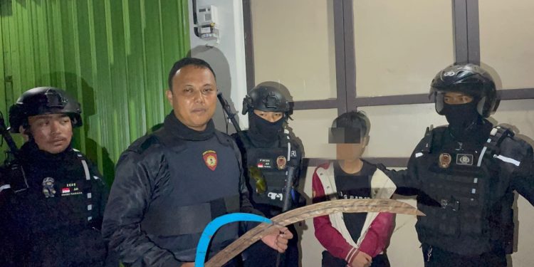 Bawa Cerulit dan Gobang, Enam Remaja di Sukabumi Diamankan Tim Patroli Presisi