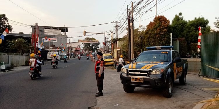 Pengaturan Lalu Lintas di Sore Hari Bentuk Pelayanan Polri Kepada Masyarkat