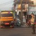 Berikan Rasa Aman Bagi Pengguna Jalan, Anggota Polsek Lembursitu Laksanakan Pengaturan Lalu Lintas Di pagi Hari