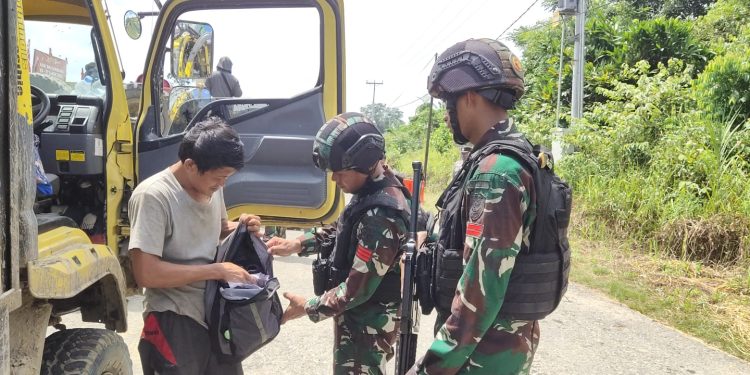 Satgas Yonif 310/KK Gelar Sweeping Gabungan Di Jalur Trans Papua