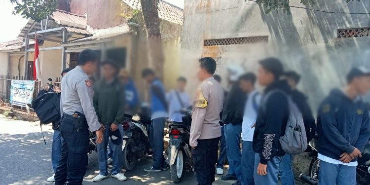 Kegiatan Patroli Antisipasi Tawuran Antar Pelajar Pasca Bubaran Sekolah Di Wilayah Hukum Polsek Lembursitu