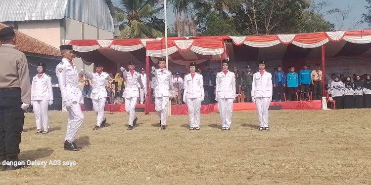 Upacara HUT RI Yang Ke 78 Yang Di Gelar Pemerintahan Kecamatan Caringin Berjalan Dengan Khidmat