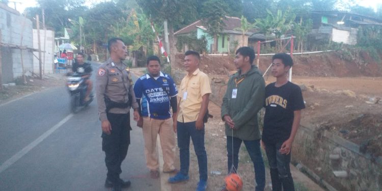 Sambangi Warga dengan Humanis Bhabinkamtibmas Sampaikan Pesan Kamtibmas Kepada Warga