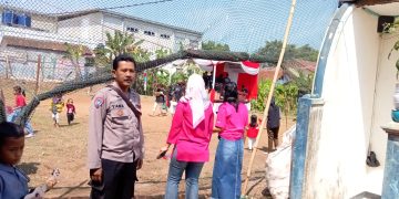 HUT RI ke 78, Bhabinkamtibmas Polsek Lembursitu Monitoring Lomba Kemeriahan